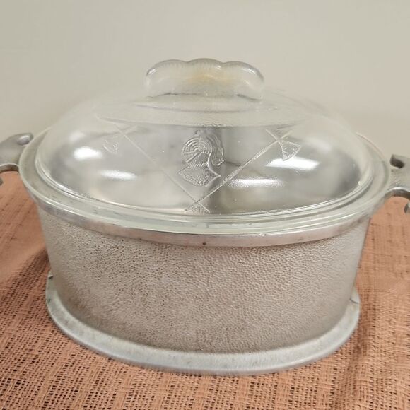 Vintage Guardian Service Heart Shaped Pot With Lid - Picture 3 of 11